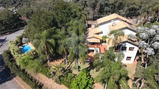 Casa de Condomínio com 3 Quartos à venda, 440m² no Caraguatá, Mairiporã