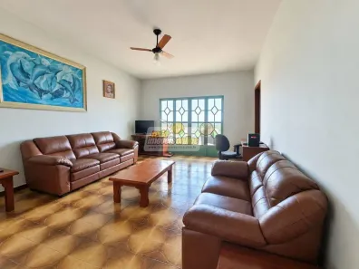Casa com 3 Quartos para alugar, 196m² no Vila São Cristóvão, Uberaba