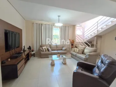 Prédio Comercial com 6 Quartos à venda, 402m² no Martins, Uberlândia