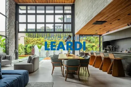 Casa de Condomínio com 3 Quartos à venda, 512m² no Alphaville, Santana de Parnaíba