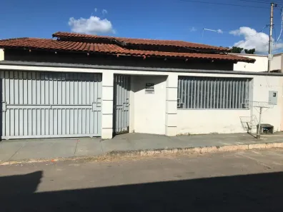 Casa com 4 Quartos para alugar, 90m² no Residencial Lago das Brisas, Caldas Novas