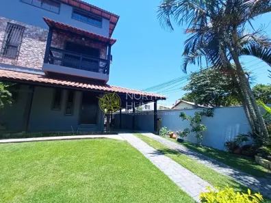 Casa com 3 Quartos à venda, 250m² no Cacupé, Florianópolis