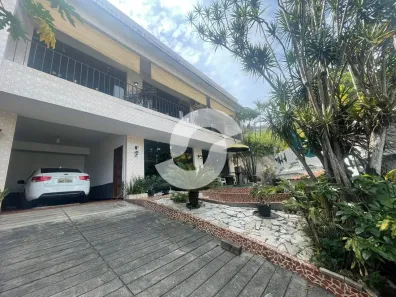 Casa com 4 Quartos à venda, 240m² no Charitas, Niterói
