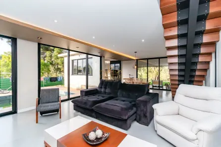 Casa de Condomínio com 3 Quartos para alugar, 322m² no Vila Franca, Piraquara
