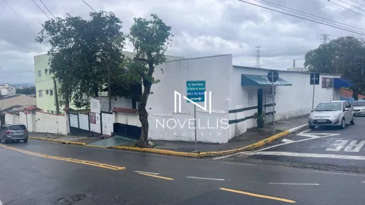 Ponto Comercial para alugar, 200m² no Parque Santo Antônio, Jacareí