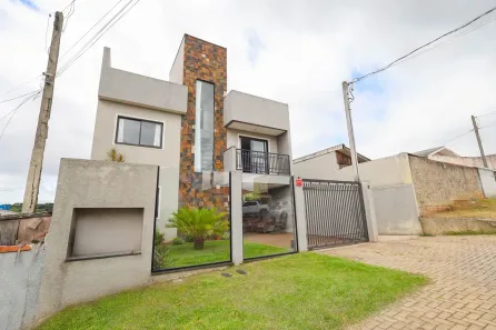 Sobrado com 3 Quartos à venda, 117m² no Pinheirinho, Curitiba