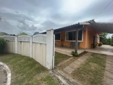 Casa de Condomínio com 3 Quartos à venda, 100m² no Cajueiros (Itaipuaçu), Maricá