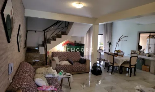 Sobrado com 3 Quartos à venda, 250m² no Santa Cândida, Curitiba