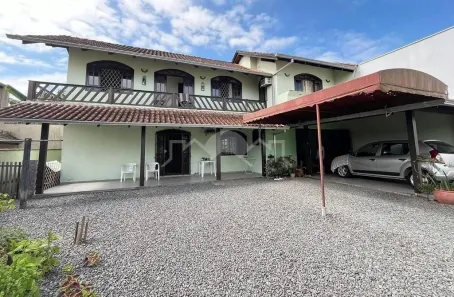 Casa com 3 Quartos à venda, 170m² no Floresta, Joinville