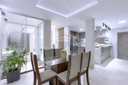 Casa com 3 Quartos à venda, 300m² no Jardim Roriz, Brasília