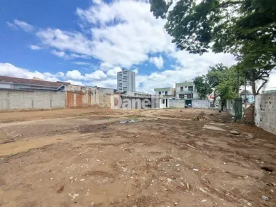 Ponto Comercial para alugar, 847m² no Independência, Taubaté