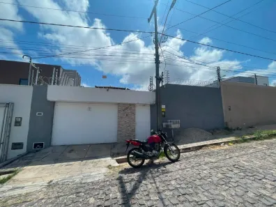 Casa com 4 Quartos para alugar, 200m² no Gurupi, Teresina