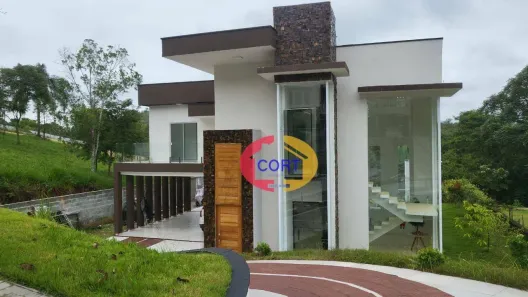 Casa de Condomínio com 4 Quartos para alugar, 380m² no , Santa Isabel