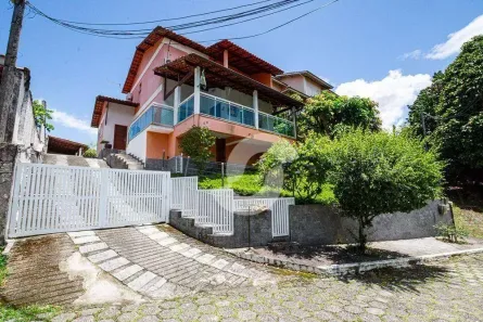 Casa de Condomínio com 4 Quartos à venda, 227m² no Sapê, Niterói