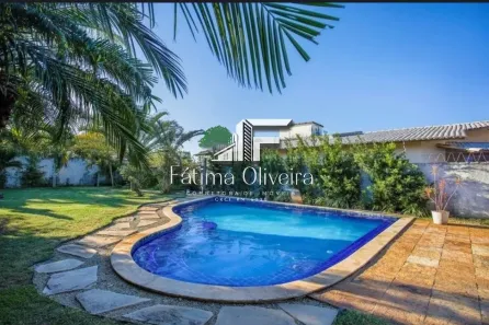 Casa com 4 Quartos à venda, 1000m² no Candelária, Natal
