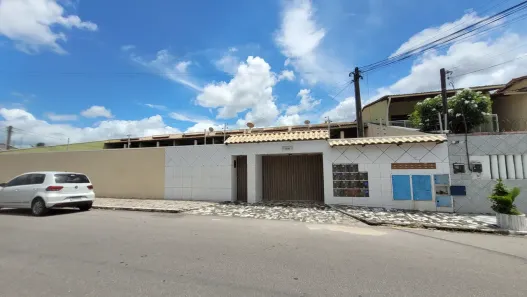 Apartamento com 2 Quartos para alugar, 63m² no Aracapé, Fortaleza