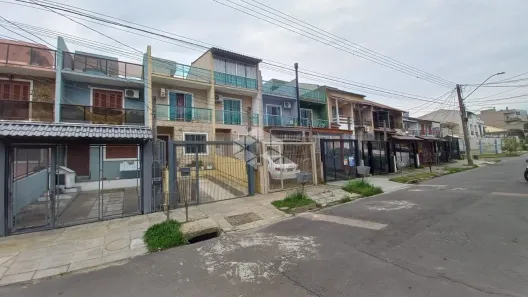 Casa com 3 Quartos à venda, 84m² no Guarujá, Porto Alegre
