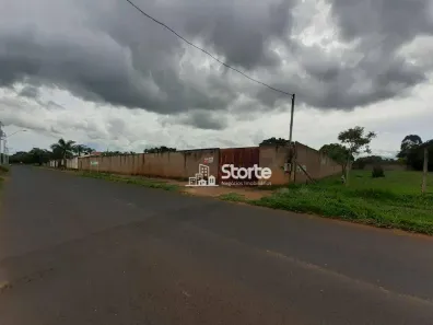 Fazenda/Sítio com 4 Quartos à venda, 100m² no Distrito Industrial, Uberlândia