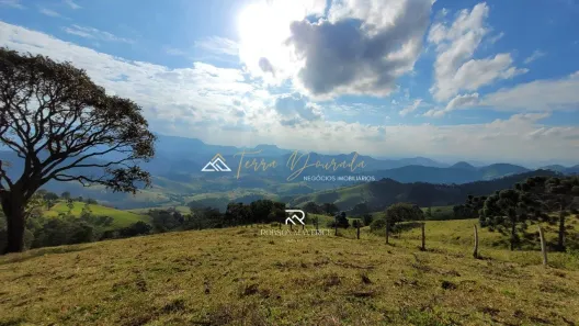 Fazenda/Sítio à venda, 242000m² no , Piranguçu
