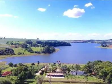 Fazenda/Sítio com 3 Quartos à venda, 1200m² no Centro, Itaí