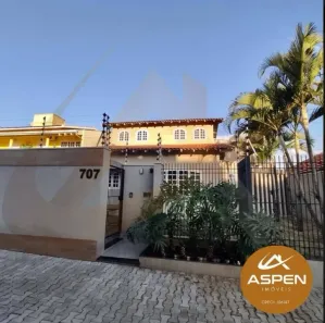 Casa com 2 Quartos à venda, 300m² no Centro, Arapongas