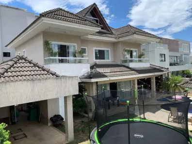 Casa de Condomínio com 4 Quartos à venda, 350m² no Recreio dos Bandeirantes, Rio de Janeiro