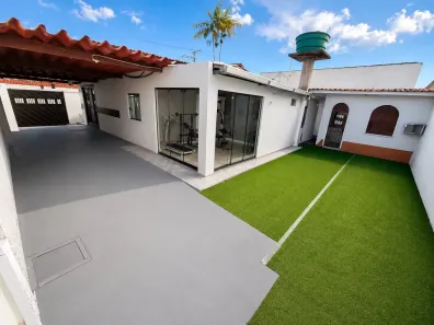 Casa com 3 Quartos para venda ou aluguel, 200m² no Alvorada, Manaus