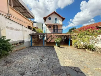 Casa com 3 Quartos à venda, 248m² no Padre Eustáquio, Belo Horizonte