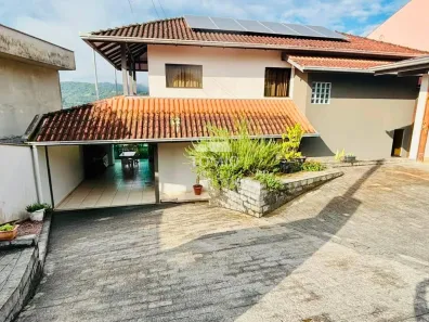 Casa com 3 Quartos à venda, 178m² no Bela Vista, Gaspar