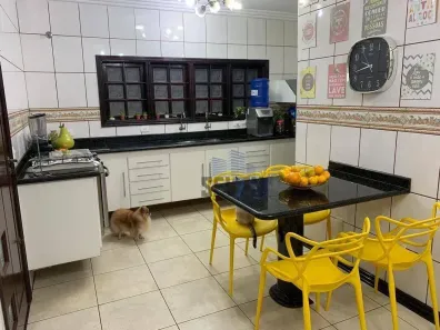 Casa com 3 Quartos à venda, 300m² no Vila Camargo, Bauru