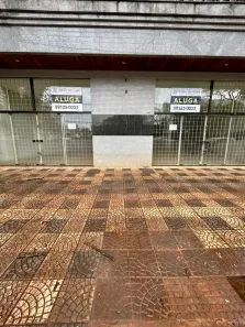 Prédio Comercial para alugar, 303m² no Zona 07, Maringá