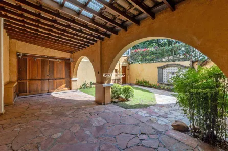 Casa com 3 Quartos para alugar, 300m² no Jardim Europa, São Paulo