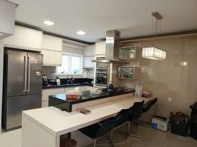 Casa com 3 Quartos à venda, 150m² no Niterói, Canoas