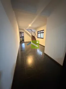 Casa com 3 Quartos para alugar, 200m² no Cidade São Francisco, São Paulo