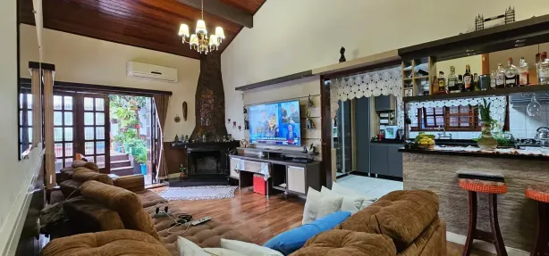 Casa com 3 Quartos à venda, 286m² no Jardim Algarve, Alvorada