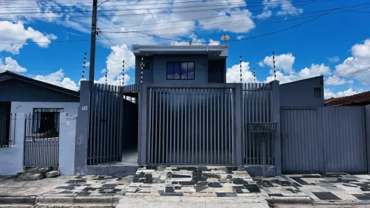 Sobrado com 3 Quartos para alugar, 130m² no Boqueirão, Curitiba