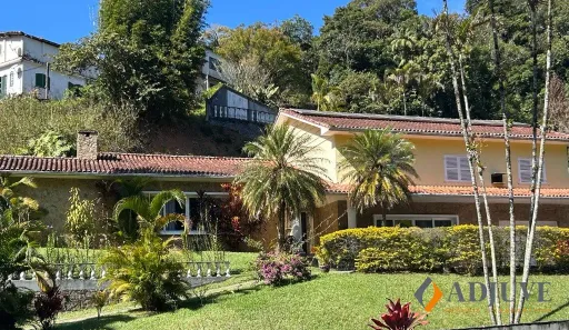 Casa com 5 Quartos à venda, 390m² no Quarteirão Ingelheim, Petrópolis