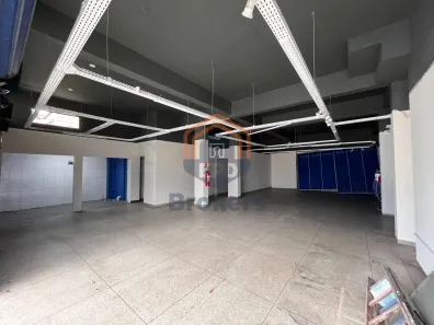 Prédio Comercial com 6 Quartos à venda, 476m² no Vila Nova Esperia, Jundiaí