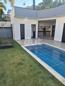 Casa de Condomínio com 3 Quartos para alugar, 212m² no Swiss Park, Campinas
