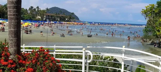 Casa de Condomínio com 5 Quartos à venda, 421m² no Balneário Praia do Pernambuco, Guarujá