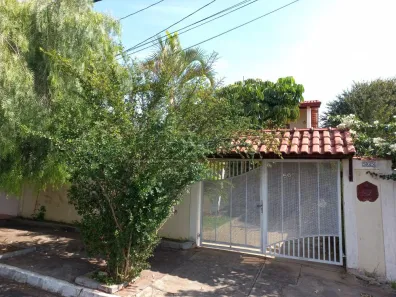 Casa com 3 Quartos para alugar, 260m² no Residencial Samambaia, São Carlos