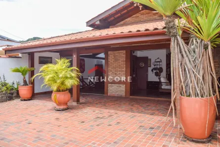 Casa com 5 Quartos à venda, 226m² no Perequê Açu, Ubatuba