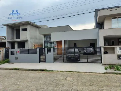 Casa com 4 Quartos à venda, 200m² no Córrego Grande, Florianópolis
