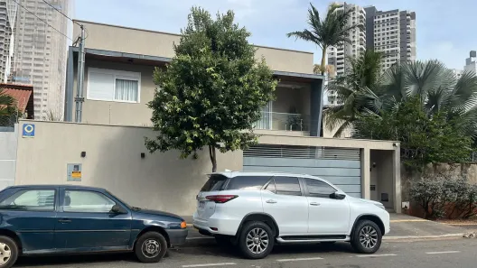 Sobrado com 4 Quartos à venda, 358m² no Nova Suiça, Goiânia
