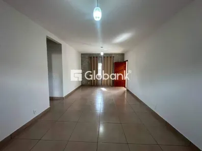 Apartamento com 3 Quartos para alugar, 90m² no Centro, Montes Claros
