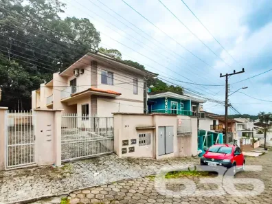 Sobrado com 2 Quartos à venda, 85m² no Boa Vista, Joinville