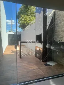 Casa com 2 Quartos à venda, 70m² no Jardim Brasília, Uberlândia