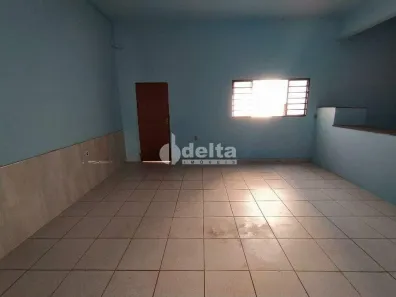Ponto Comercial com 3 Quartos à venda, 387m² no Segismundo Pereira, Uberlândia