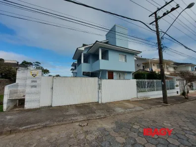 Casa com 3 Quartos para alugar, 185m² no Santa Mônica, Florianópolis