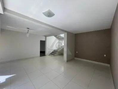 Casa com 3 Quartos para alugar, 196m² no Jardim Chapadão, Campinas